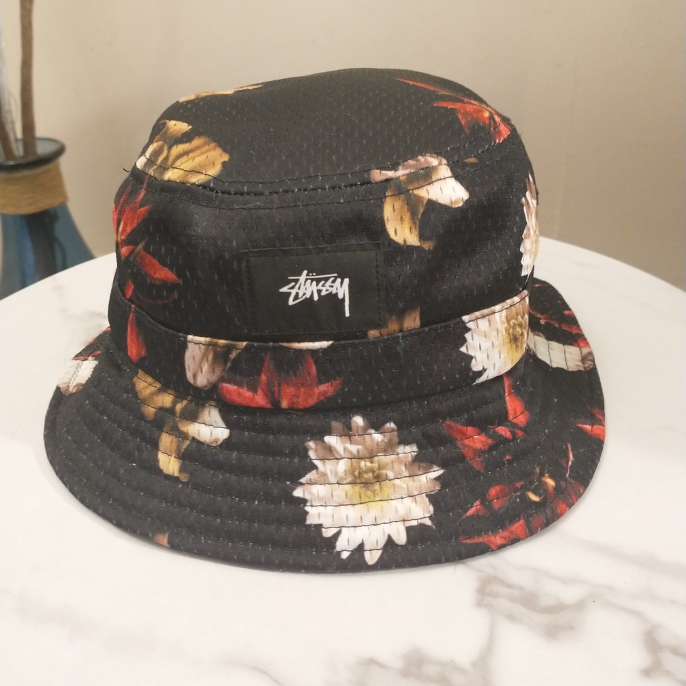 Stussy bucket hat